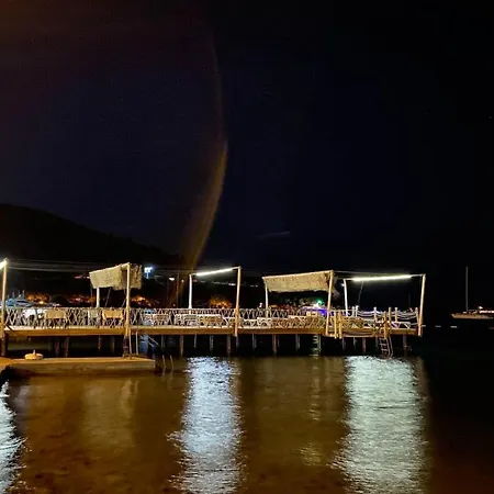 Hotel Omar &