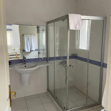 Hotel Omar & 3*