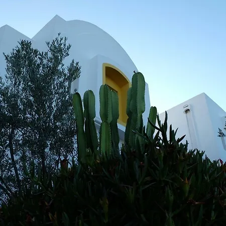 Ξενοδοχείο Omar & 3*