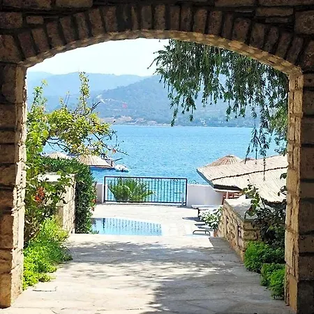 Hotel Omar & Torba