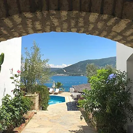 Hotel Omar & Torba